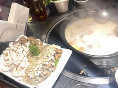 -大匠工房古船木艺术餐厅·猪肚鸡专门店(长白仙岛店)