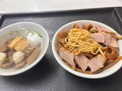 -松树干拌面店