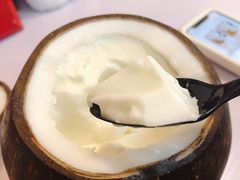 -志龙皇冠吃货椰子铺