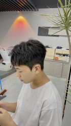 -尤司男士国潮理发馆