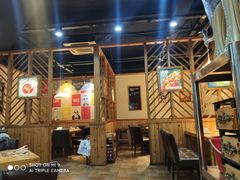 大堂-阿里巴巴海鲜烧烤家常菜(黄岛店)