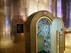 -涨巢·潮玩水疗局