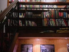 -彳亍咖啡·这里(水湾路店)
