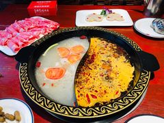 大骨鸳鸯锅-黄家码头老火锅(解放碑旗舰店)