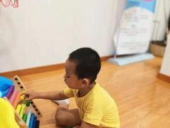 -抱抱熊托育中心(大悦城店)