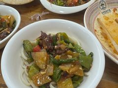 -歹歹的加个面过油肉拌面