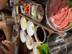 -围炉肉舍•炭烤活鳗•丹东海鲜烤肉(步行街店)