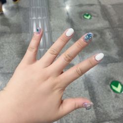 -甲·铺轻奢美甲美睫