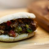 肉夹馍也能自制要多少肉就有多少肉