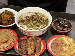 -矮子粉店1985·长沙米粉(湘春路店)