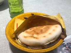 腊汁肉夹膜-大嘻咹biangbiang面(历史博物馆店)