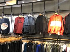 -UNDER ARMOUR(八达岭奥莱店)