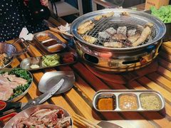 -叽叽扎扎烤肉场(生态城万达店)