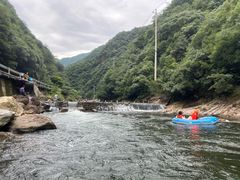 -安吉龙王山峡谷漂流
