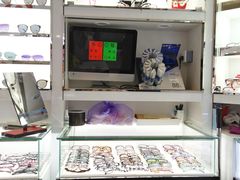 -臻美视爵眼镜·明月·依视路·蔡司折扣店(广渠门店)