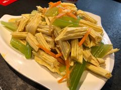 -缘福乡村铁锅炖民宿(八达岭店)