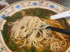 红烧牛肉面-金杨拉面王小吃面馆·牛三宝面·红烧牛肉粉