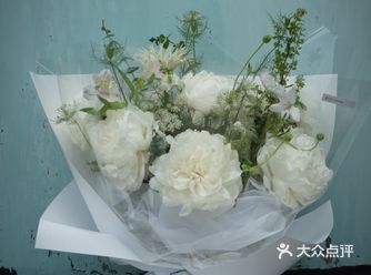 家里摆上一束鲜花不仅好看更能预约心情 他们家的花种类