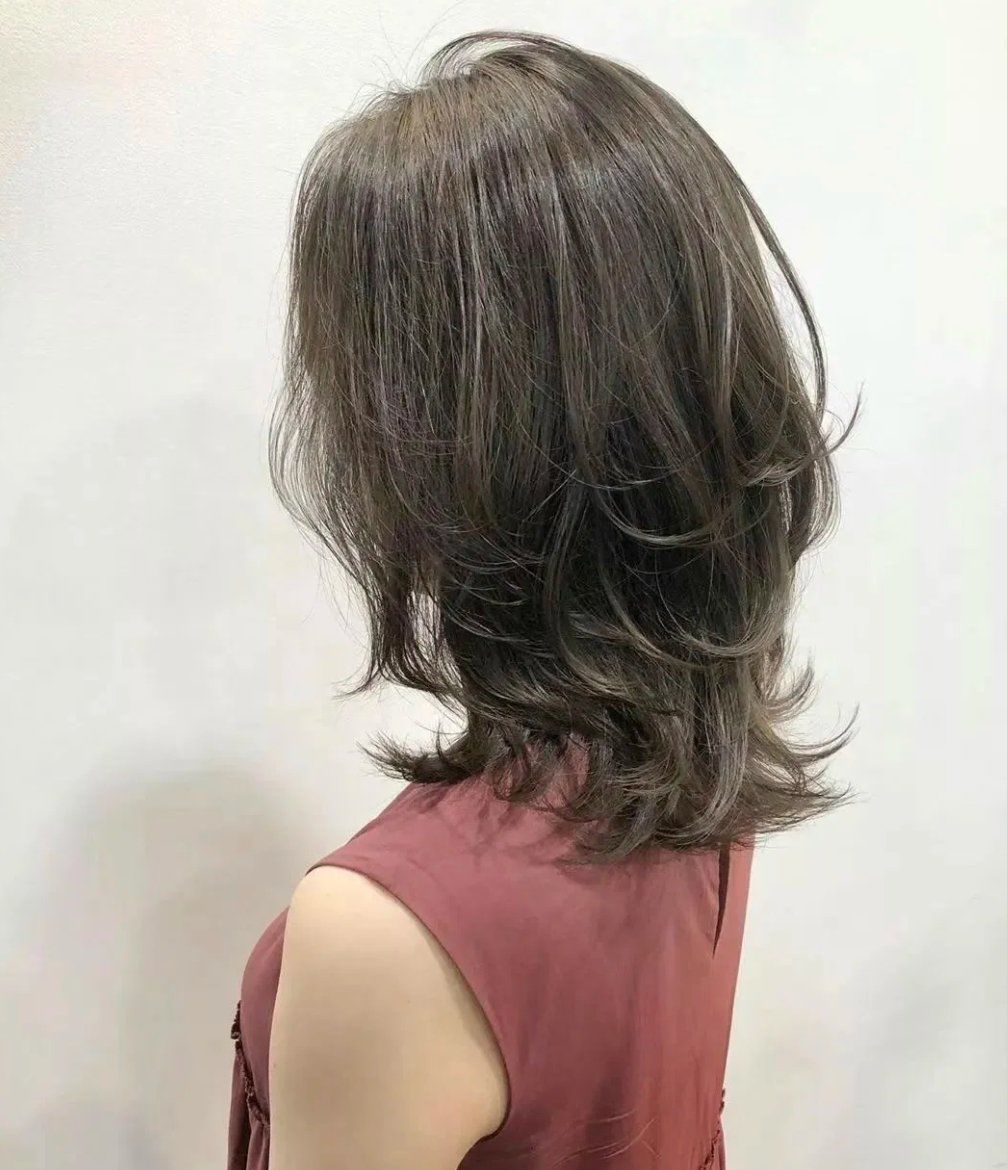 中长发时尚潮流,发尾烫