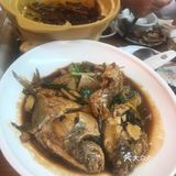 一品海鲜金锅烩吃起来