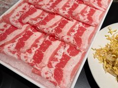 -鲜入唯煮·港式海鲜牛肉火锅(金宝街店)