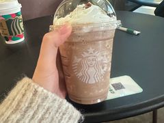 -星巴克(上海虹桥新天地二店)