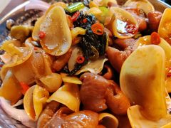 -云海肴·汽锅鸡·云南菜(天山百盛优客店)