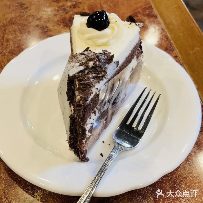 凯宾美食廊Kempi Deli·凯宾斯基饭店(亮马桥路店)黑森林蛋糕图片