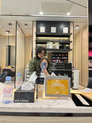 -HAIR CORNER