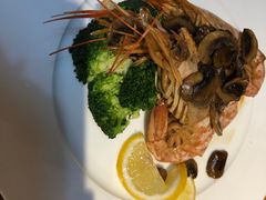 -文汇新民联合报业集团(上海报业大厦店)