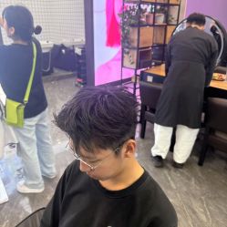 -藤野造型烫染·漂发