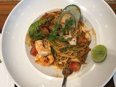 -Chom Cafe and Restaurant