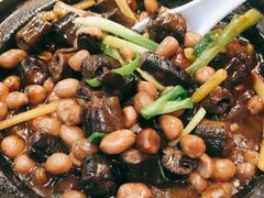 花生焖黄鳝-东方之猪四更烤乳猪(金垦总店)