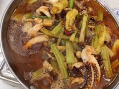 -丹水桥地锅鱼·翘嘴鲌·地方特色全鱼宴(丹江口大坝店)
