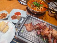 -娜仁图雅蒙古美食村(33小镇店)