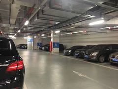 -虹桥天地-停车场