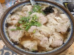 招牌野馄炖-老谢野馄饨(延安路店)