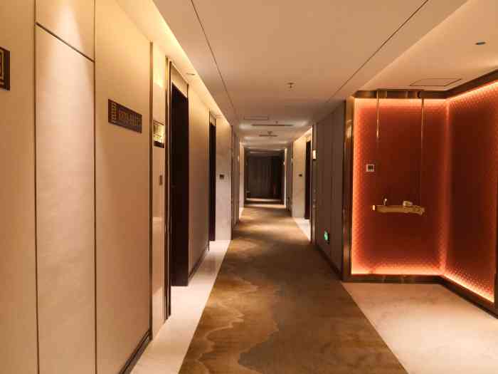 怡程酒店(广州珠江新城店)-"房间和酒店都是可以的!就是服务态度极差!