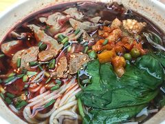 -爆炸头阿姨小四川正宗川味小吃(无任何分店)