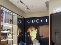 -J-Optical佳视明眼镜·蔡司视觉(青岛金茂览秀城店)