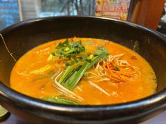 -银米·云南传统过桥米线(双廊黑金冠店)