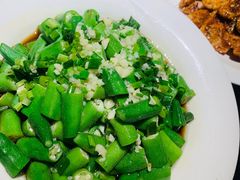 -河畔春天时尚餐厅