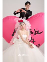 -雪中彩影婚纱摄影·微光艺术中心