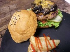 -HIGH FIVE哈福手工汉堡(桂林路店)