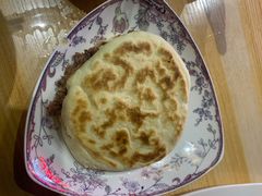 驴肉火烧-敦煌老字号驴肉黄面(特色小吃街中段店)