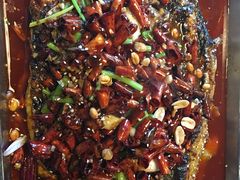 -鸣记脆皮烤鱼·海鲜烤鱼(三八广场店)