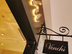 -VENCHI 闻绮(上海佛罗伦萨小镇店)
