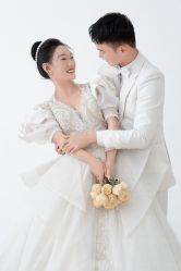 -雪中彩影婚纱摄影·微光艺术中心