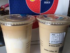 拿铁-瑞幸咖啡(巴黎春天陕西路店)