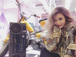 -变画·发型STUDIO